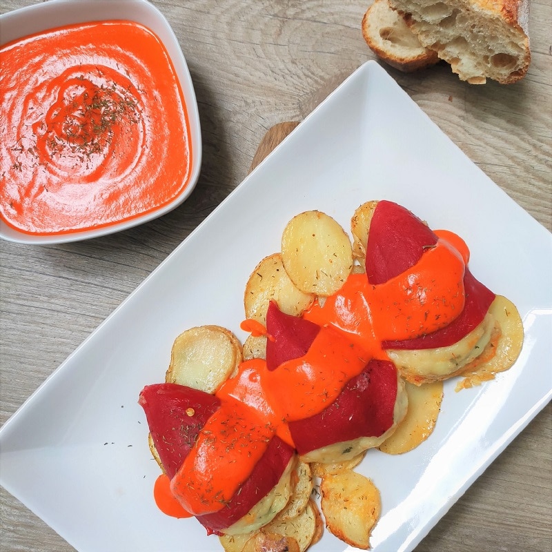 Pimientos Rellenos De Bacalao Con Salsa De Piquillo